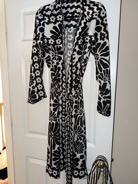 House of Harlow 1960 Black and White Floral  Dress